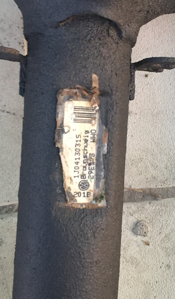 стойки предние 2 шт на Volkswagen Golf Variant (Mk4), Skoda Octavia A5 ...