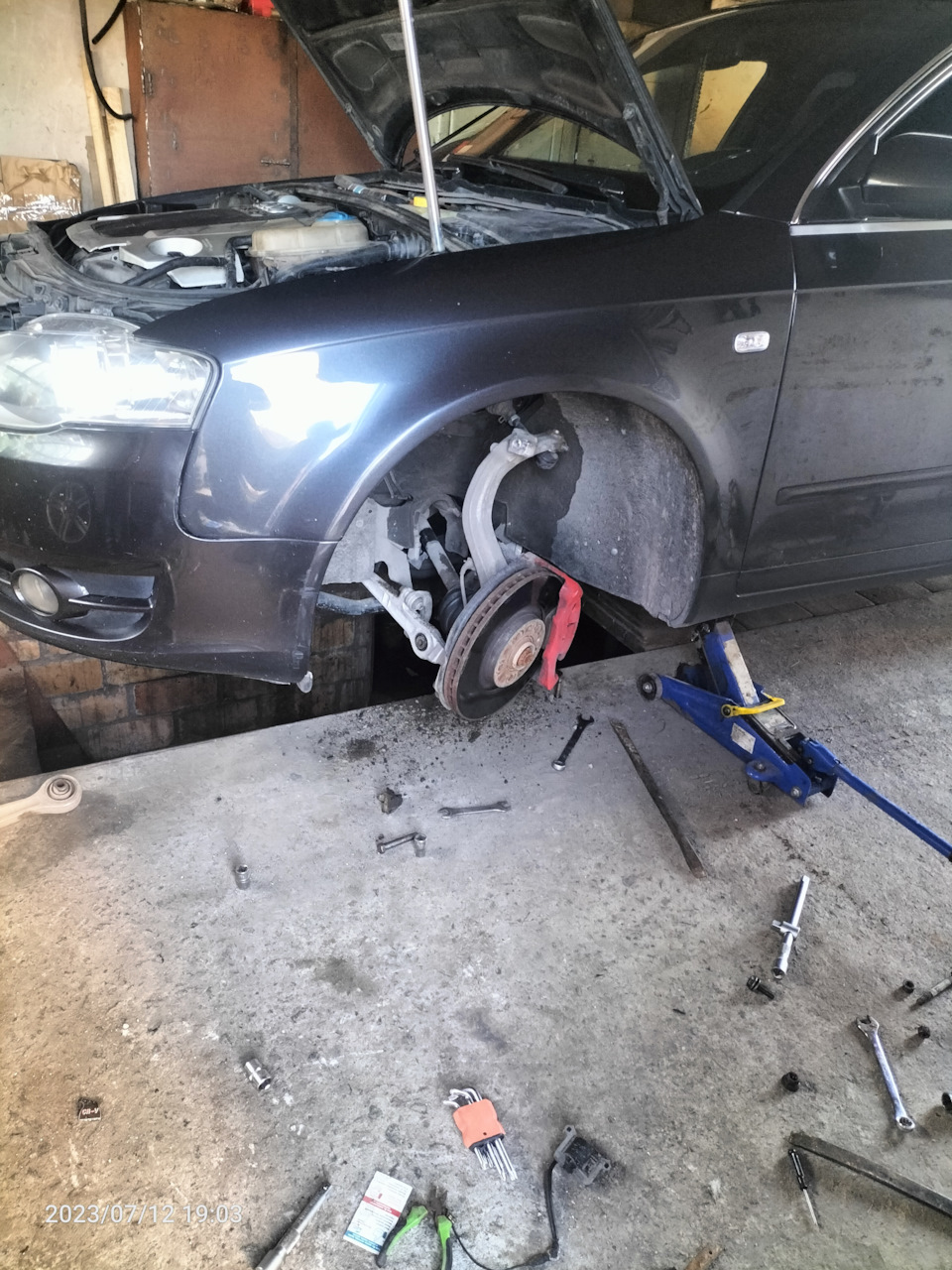 Замена стойки — Audi A4 Avant (B7), 2,7 л, 2007 года | запчасти | DRIVE2