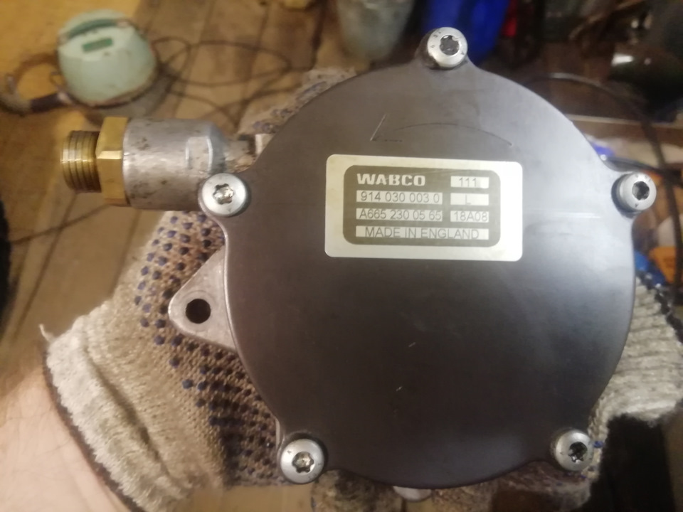 Отмыл насос как смог . — SsangYong Kyron. Found on photo: 9140300030, A6652300565