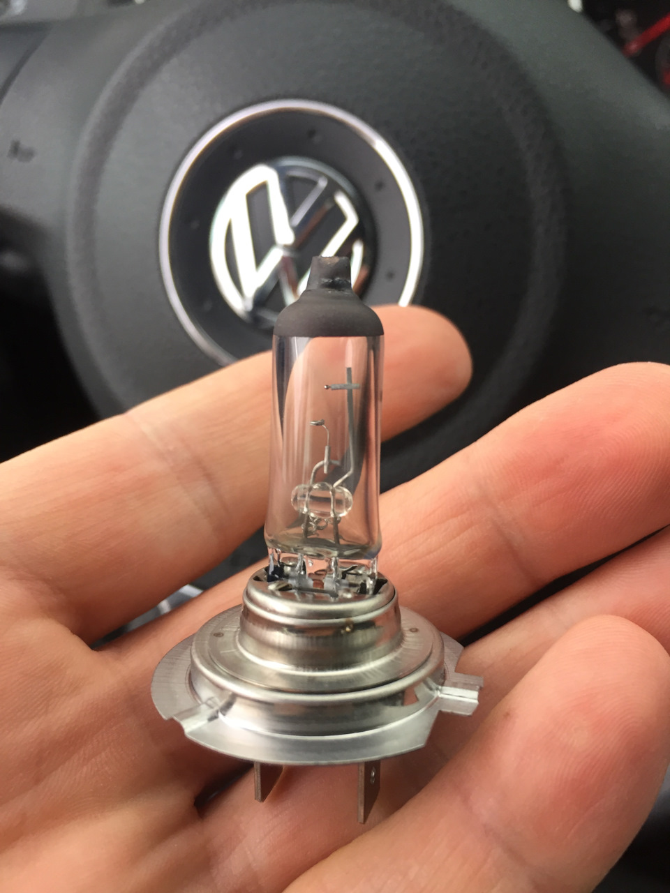 Сгорела ещё родная лампа ближнего света) — Volkswagen Golf Mk6, 1,6 л ...