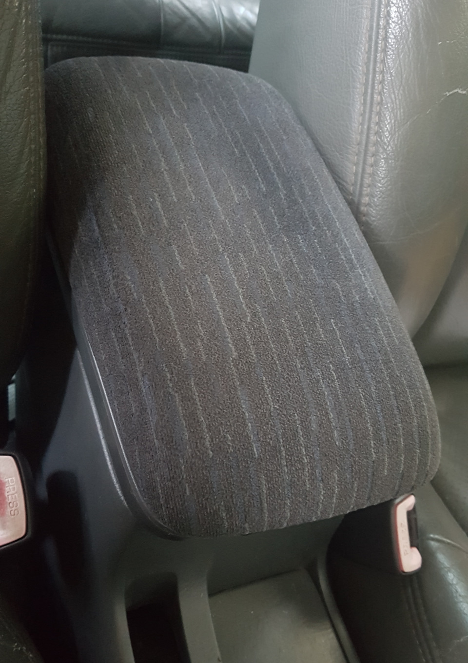 Двойной подлокотник — Toyota Corolla (120), 1,5 л, 2003 года | тюнинг ...