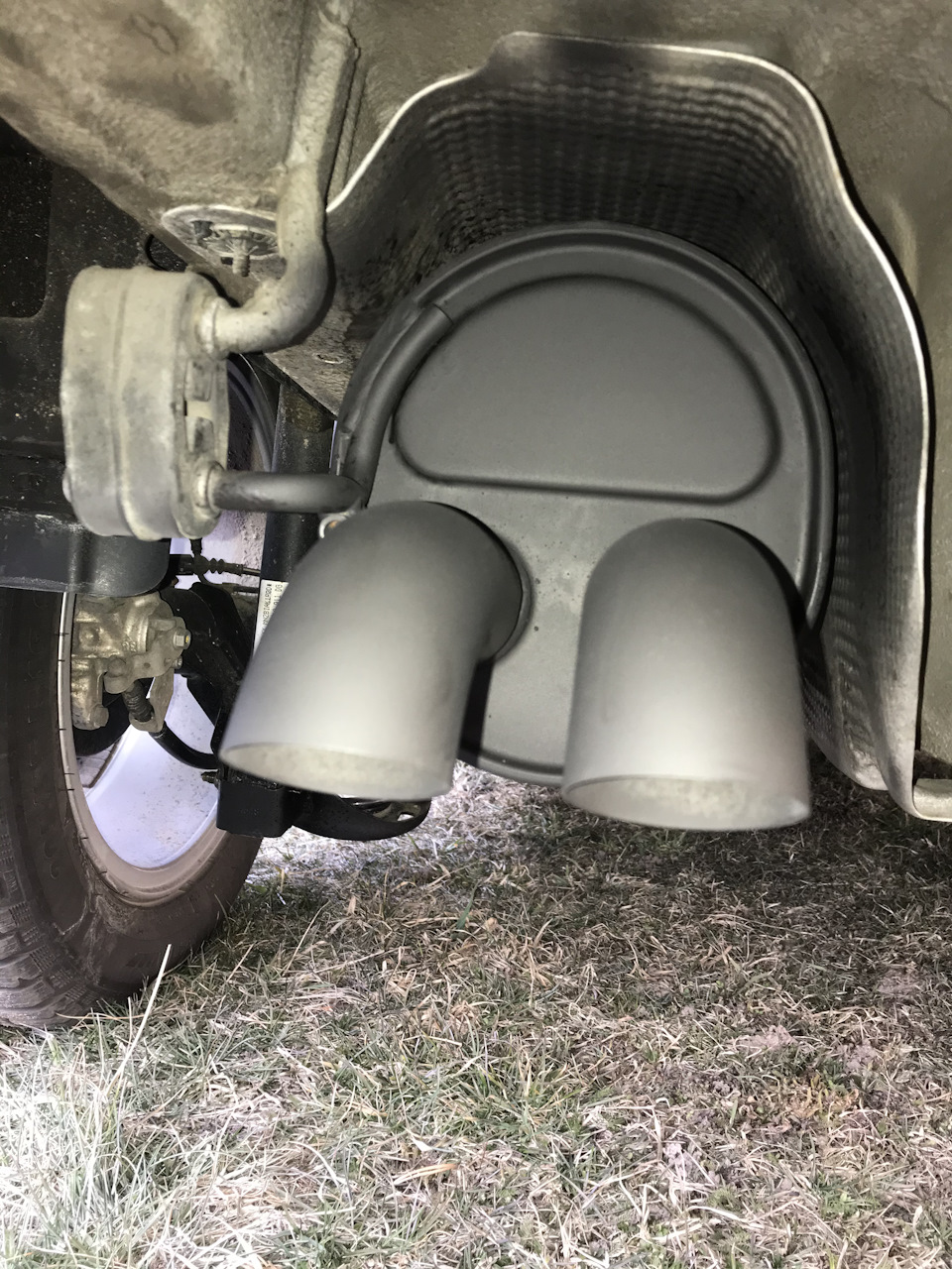 Покраска глушителя! — Skoda Rapid (1G), 1,4 л, 2018 года | наблюдение ...