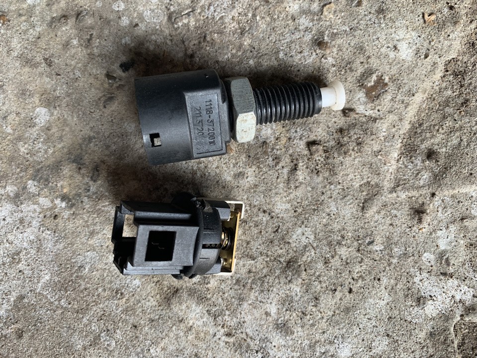 Ошибка датчика тормоза — Lada Приора хэтчбек, 1,6 л, 2012 года ...