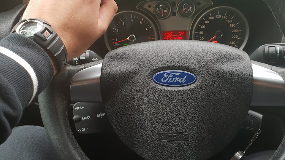 Нужна помощь! задний правый супорт — Ford Focus Hatchback II, 2 л, 2010 ...