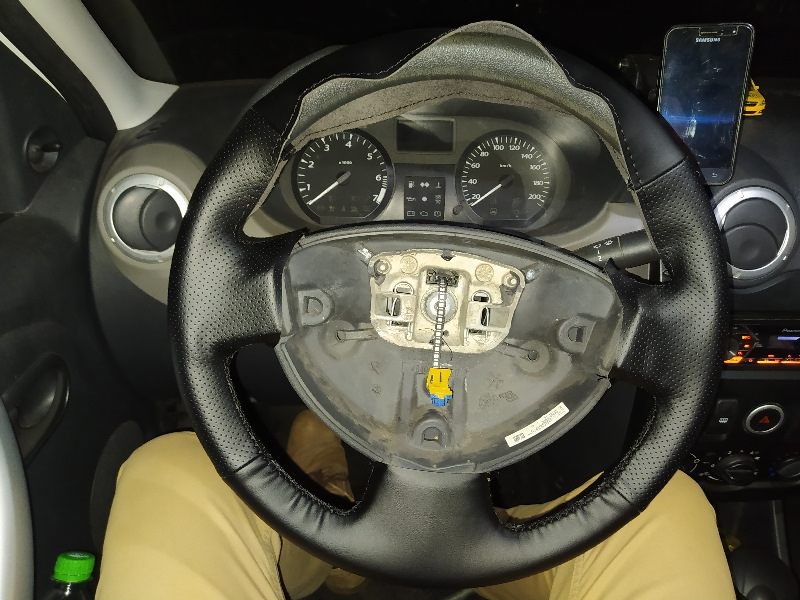 Оплетка руля от фирмы китай рулит — Lada Ларгус, 1,6 л, 2018 года ...