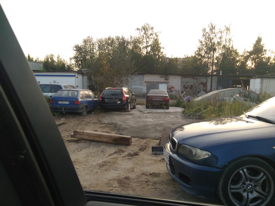 Могильник авто под питером. Смотреть фото Могильник авто под питером. Смотреть картинку Могильник авто под питером. Картинка про Могильник авто под питером. Фото Могильник авто под питером