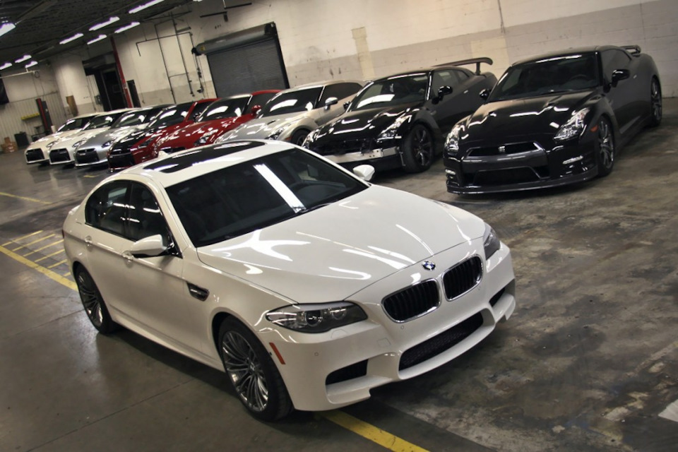 Дром м5. BMW 5 f10 Рестайлинг белый. BMW 5 f10 белая м пакет. БМВ м5 ф10 Рестайлинг. BMW f10 m5 look белая.
