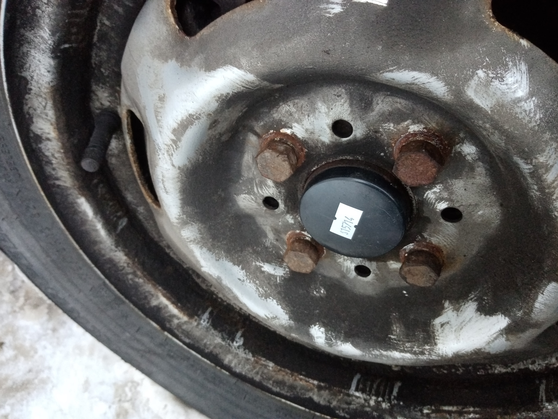 Замена левого наружного ШРУСа, левого зад подшипника и колпачка — Lada ...