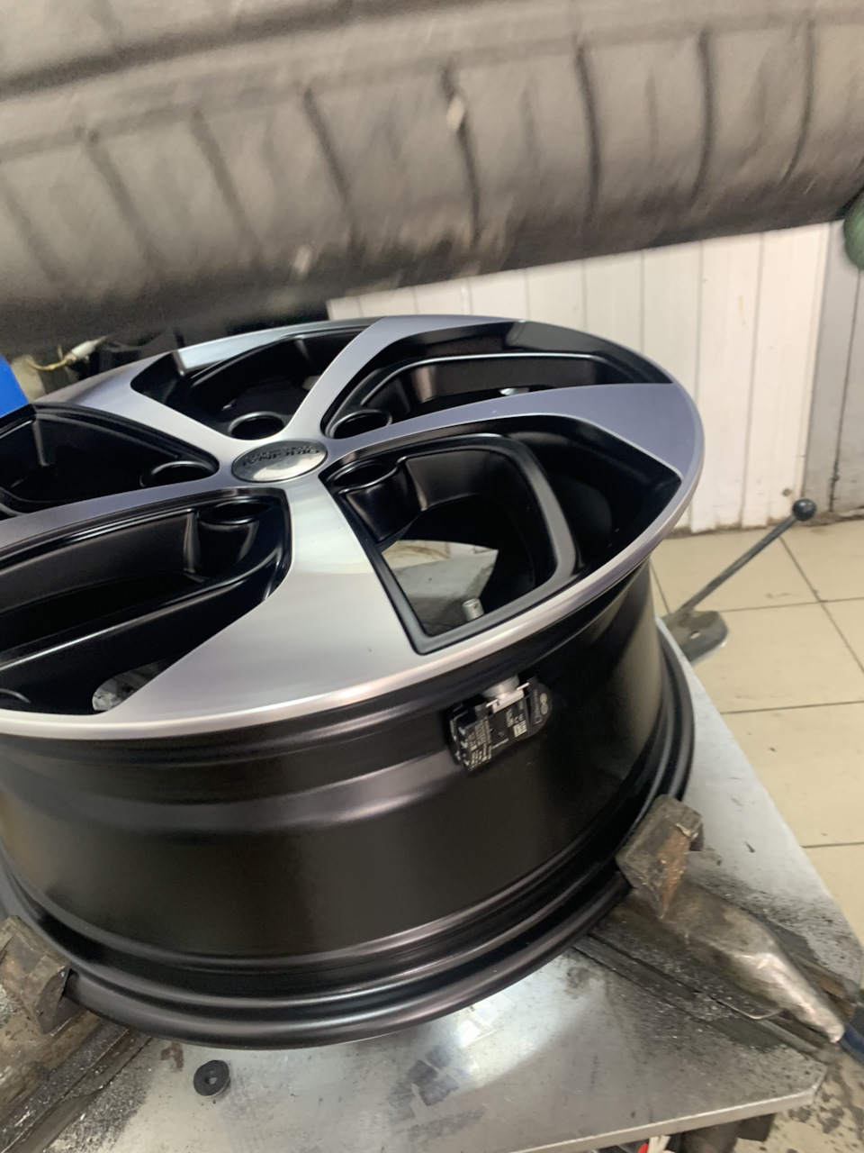 Демонтаж монтаж родных датчиков давления — KIA Soul (3G), 2 л, 2021 ...