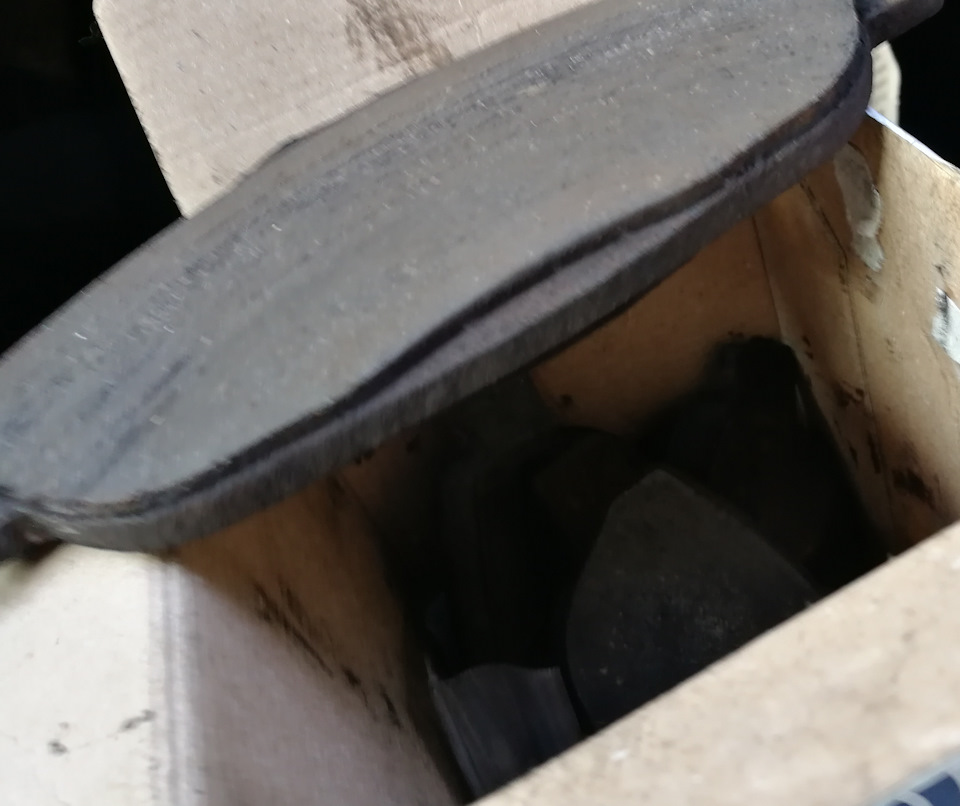 Замена передних тормозных дисков и колодок Пежо 308 — DRIVE2