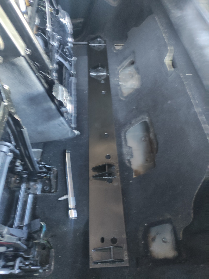 крепежная планка на Land Rover Discovery III. | 4 500 ₽ в городе Самара ...