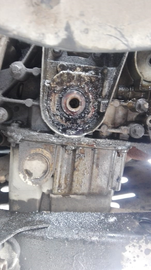 Замена выпускной шестерни распредвала, регулировка клапанов, замена ...