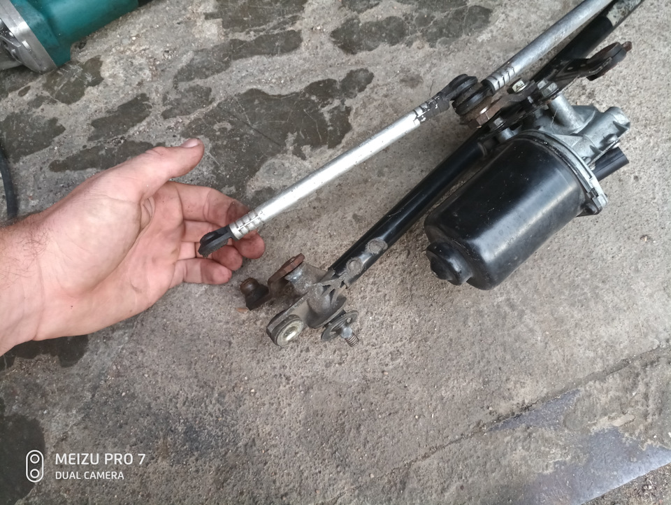 Колхозим трапецию стеклоочистителя — Opel Vectra A, 1,6 л, 1992 года ...