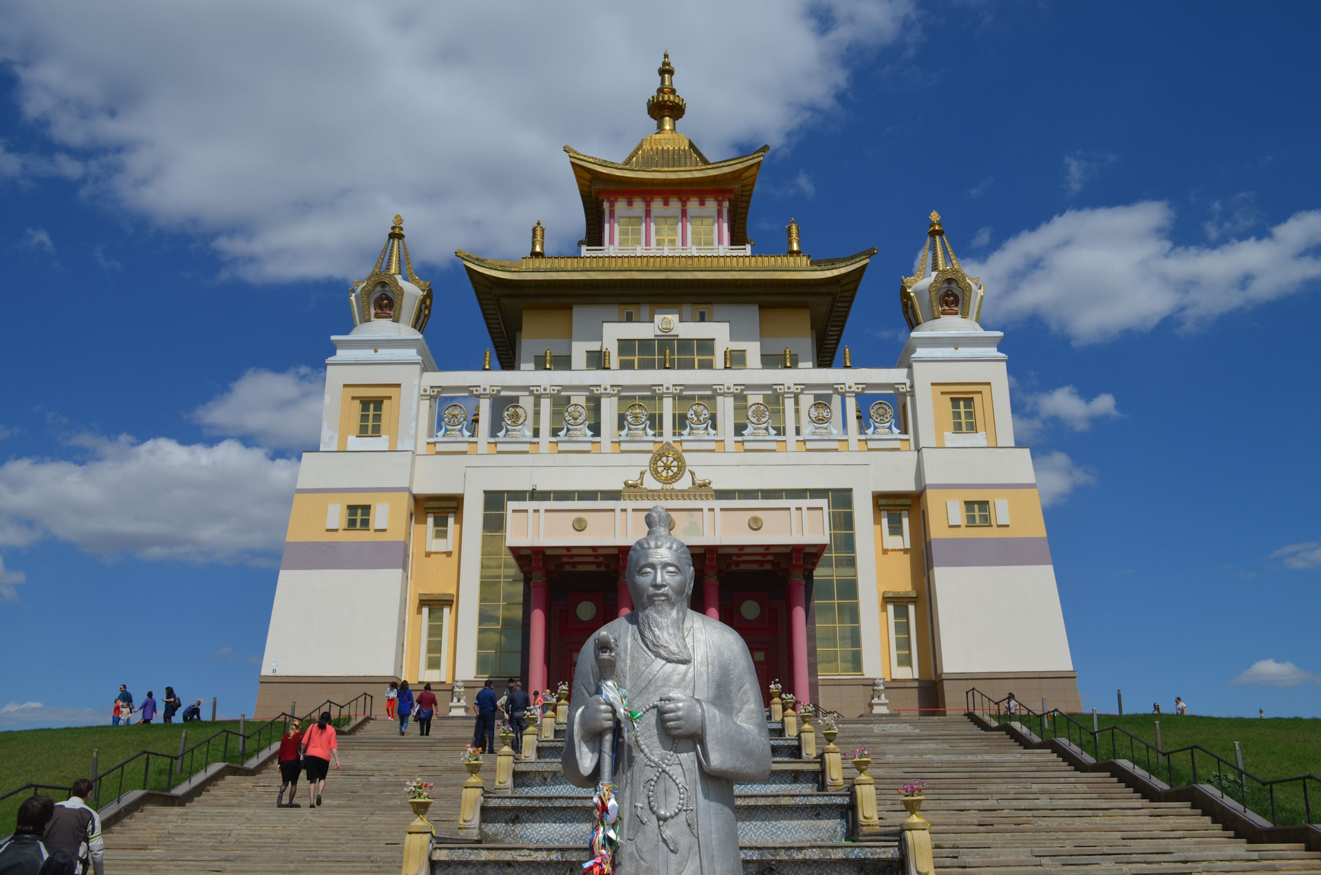 Буддистский храм Калмыкии «Золотая обитель Будды Шакьямуни»