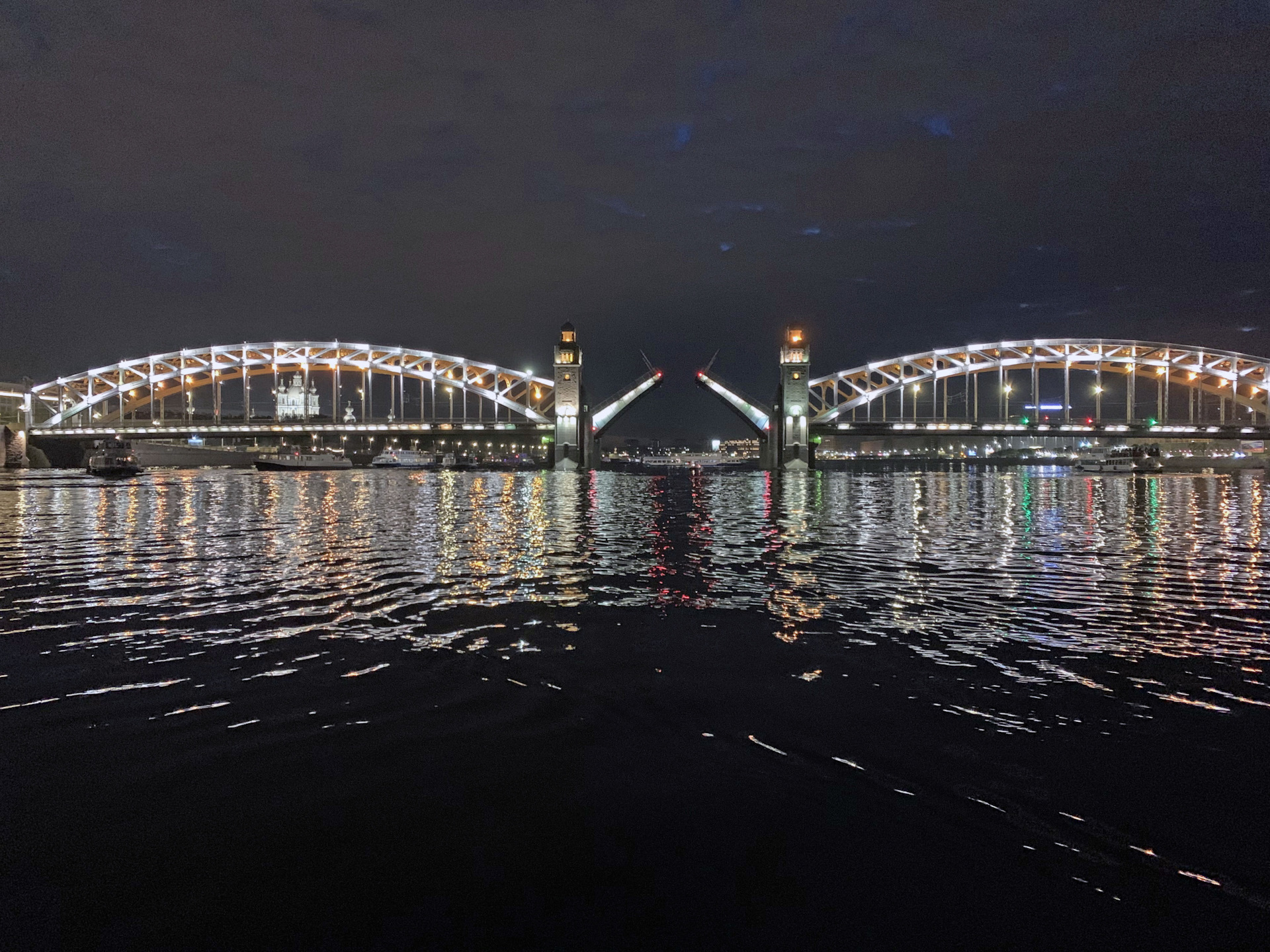 Развод большеохтинского моста фото