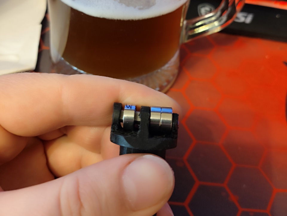 Пальцем крутиться — а значит будет работать и снижать трение. — Lada Vesta SW Cross (1G)