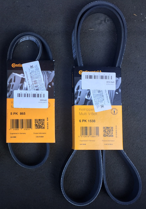 Ремень генератора — 6PK1538 Contitech и ремень ручейковый — 5PK865 ContiTech — BMW 5 series (E39). Запчасти на фото: 6PK1538, 5PK865