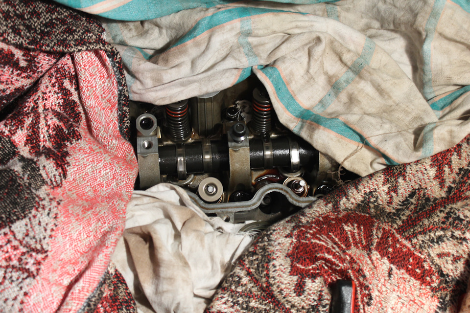 Как поменять маслосъемные колпачки на хонда фит