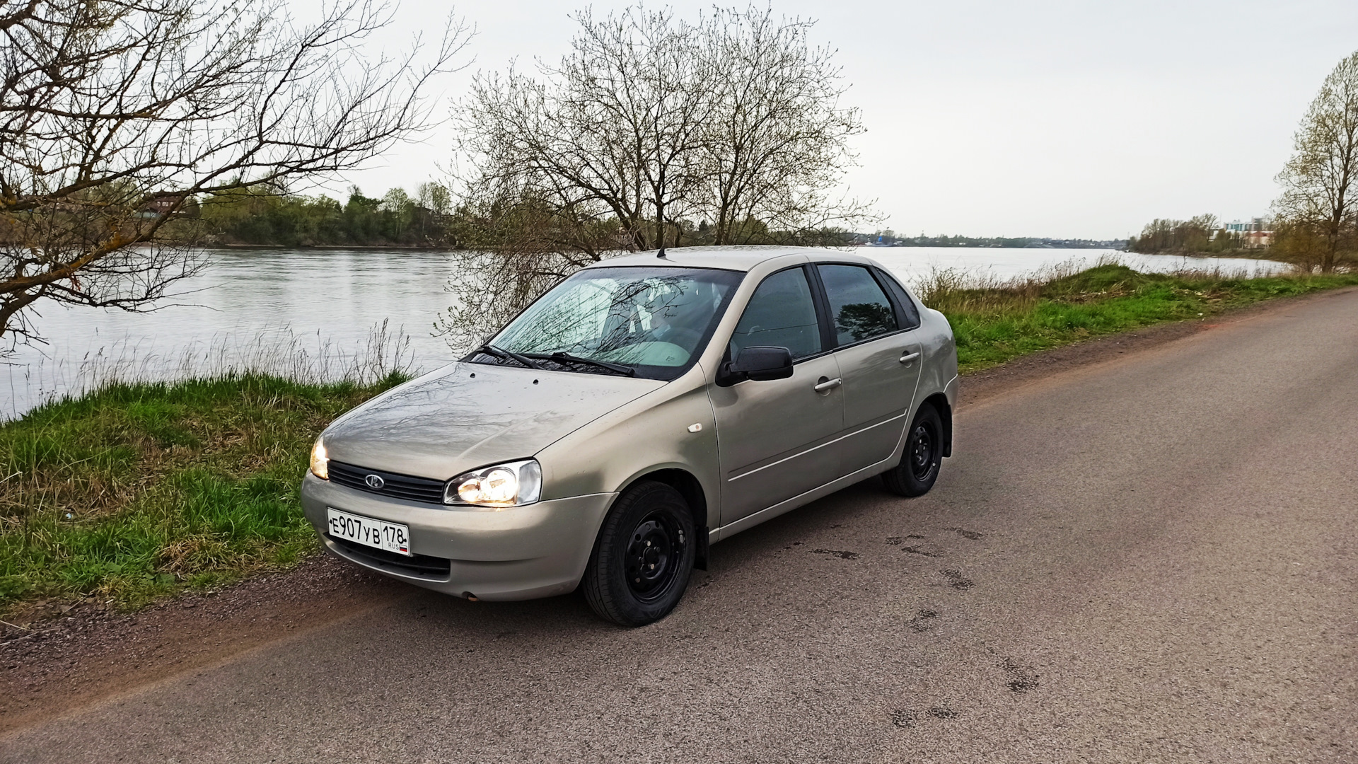 Калина седан 2010. Калина седан 2010. Калина 2010 седан. Калина 1 седан люкс белая. Калина 1 седан зеленая.