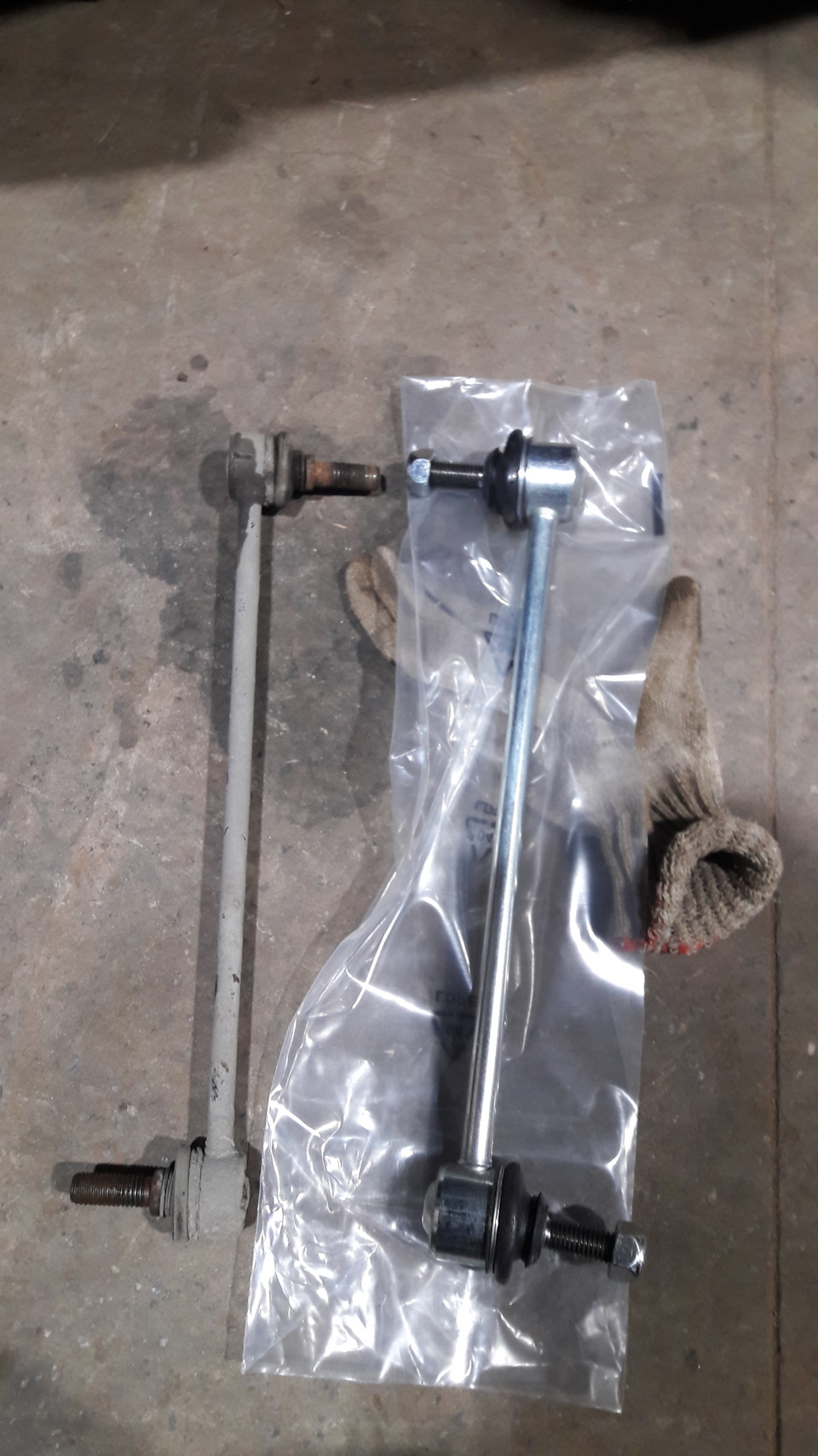 замена тяг стабилизатора — Chrysler Voyager (3G), 2,4 л, 1996 года ...