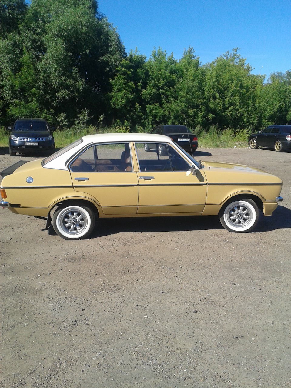 Наклейки полосы на борт и капот. — Ford Escort Mk2, 1,3 л, 1978 года |  стайлинг | DRIVE2