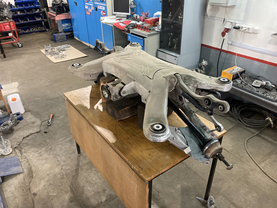 Снятие, промывка бензобака — Audi S8 (D3), 5,2 л, 2007 года | своими ...