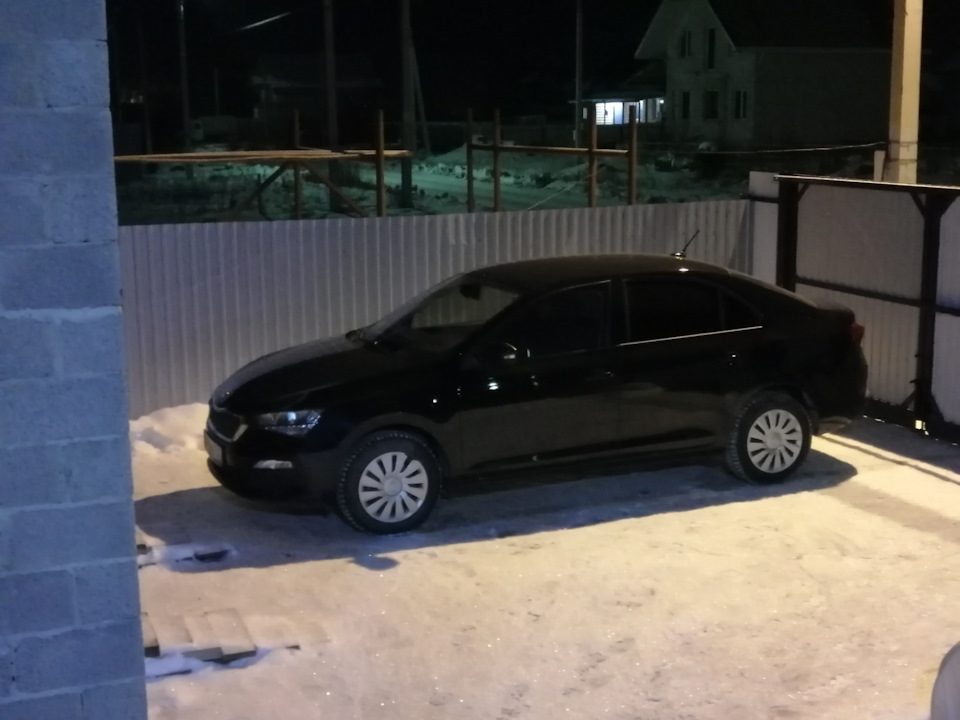 Установка пневмобаллонов в задние пружины — Skoda Rapid (2G), 1,6 л ...