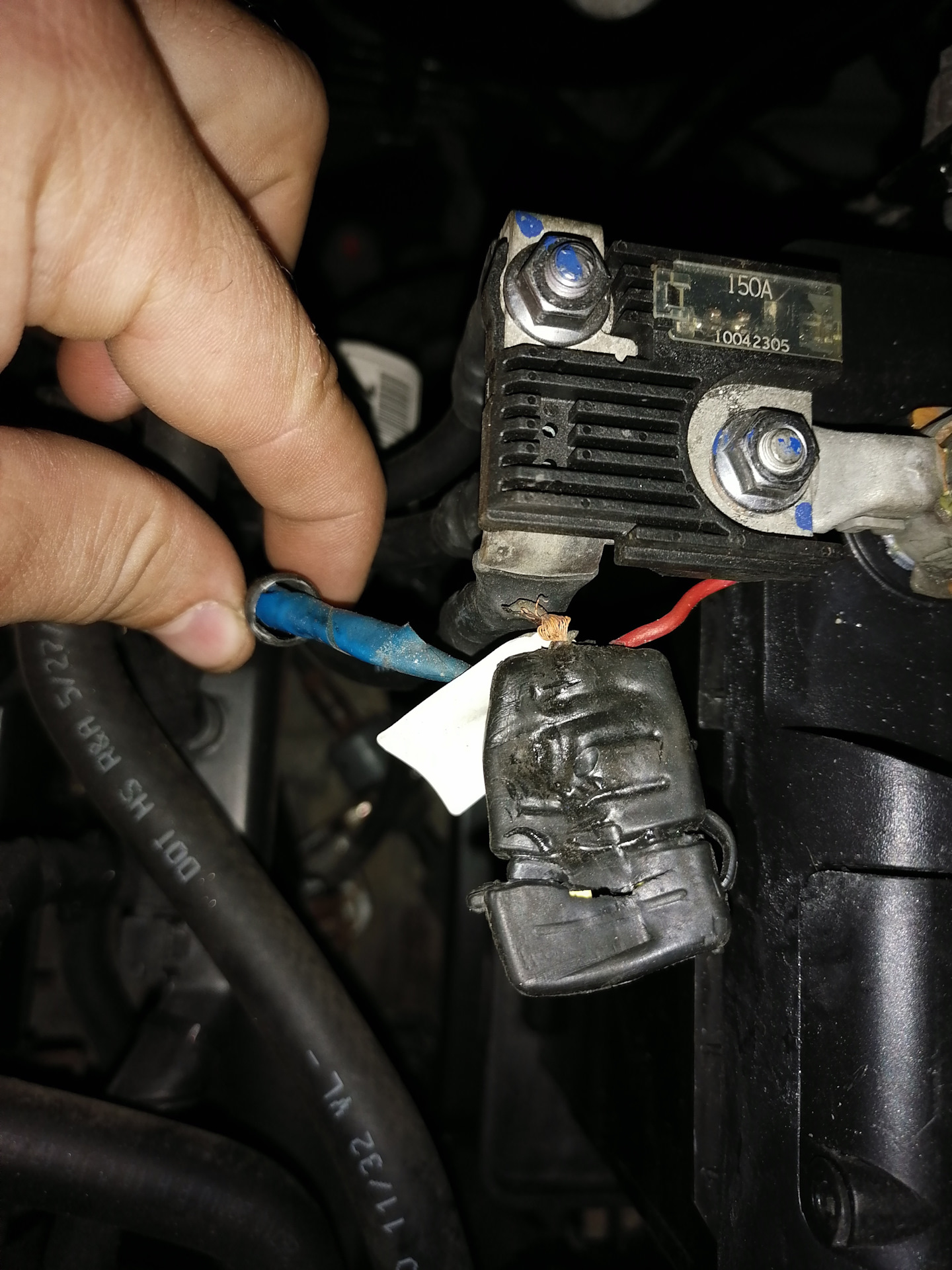 Заменил предохранитель ксенона. — KIA Sportage (3G), 2 л, 2010 года ...