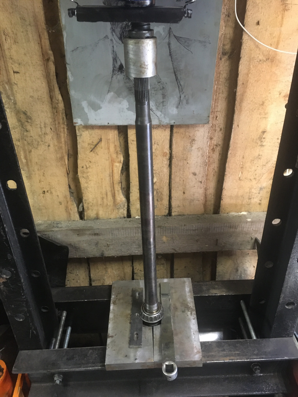 Замена подшипника полуоси — Volvo 940, 2,3 л, 1993 года | своими руками ...