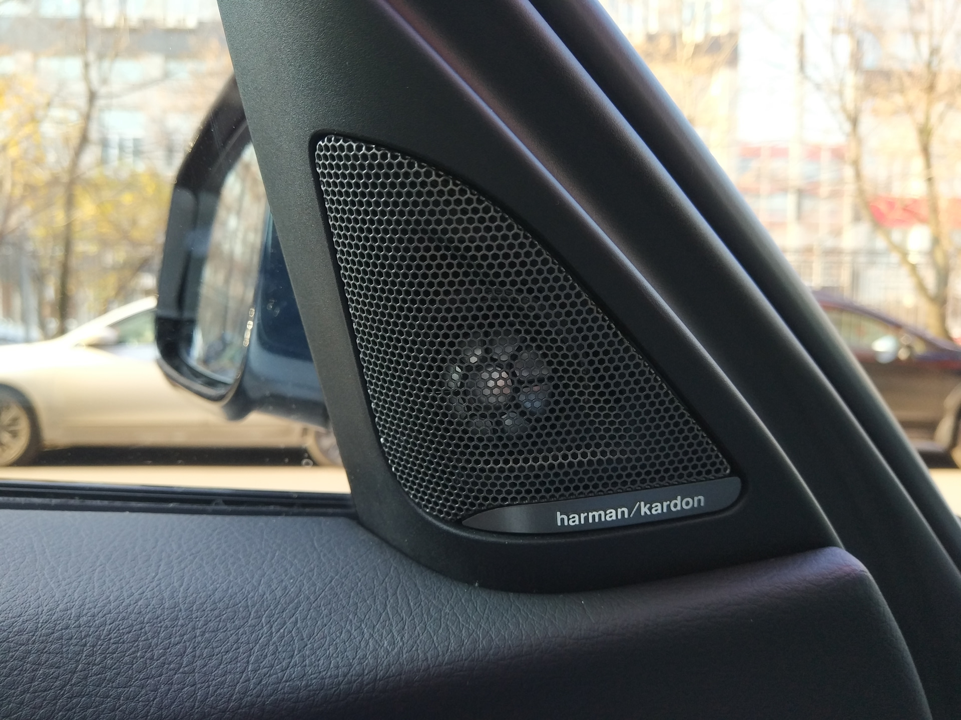 harman kardon, или где все эти 16 динамиков? — BMW 3 series (F30), 2 л,  2017 года | автозвук | DRIVE2