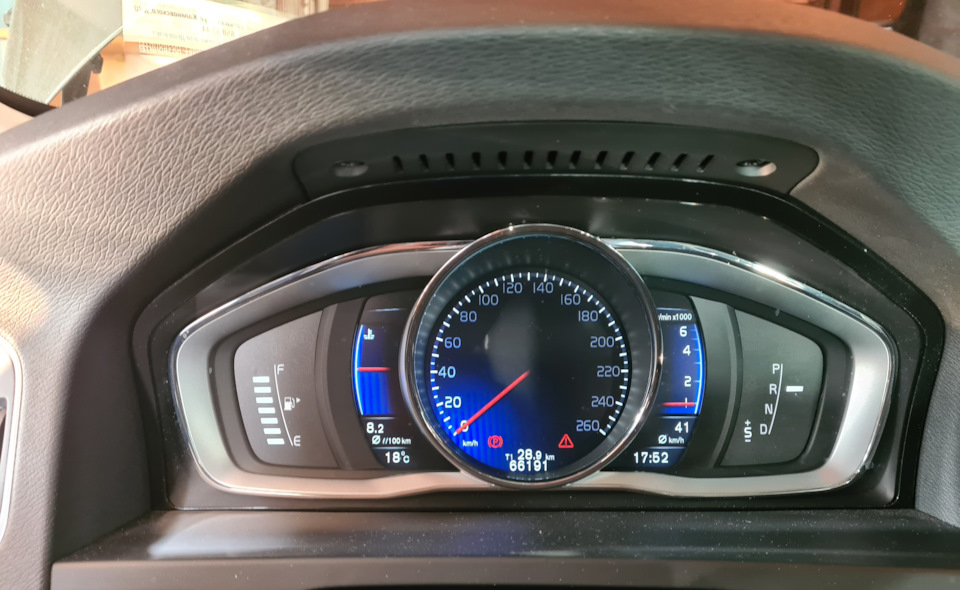 Замена масла в двигателе и коробке — Volvo V60 (1G), 2 л, 2016 года ...