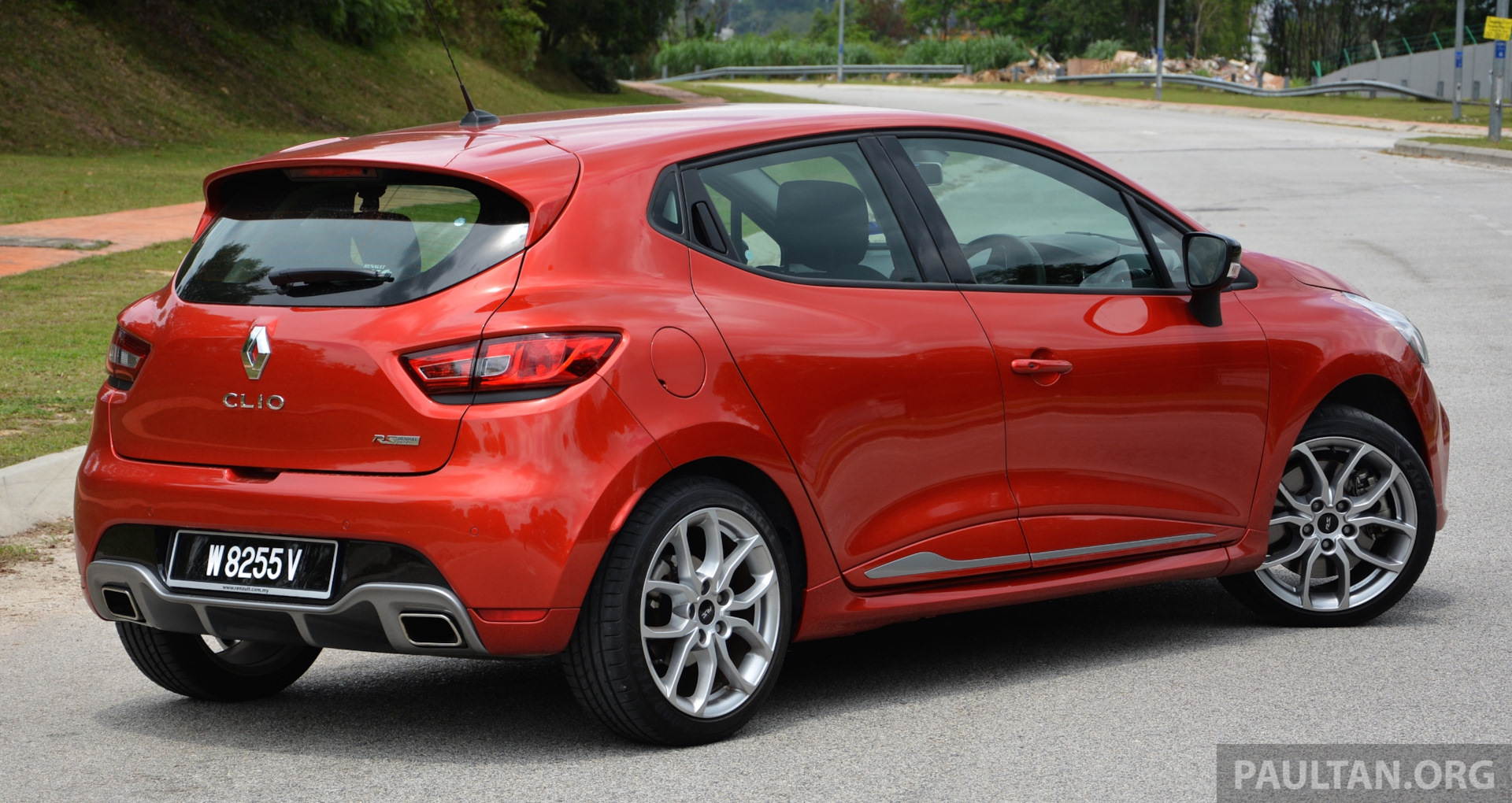 Renault Clio r s 200