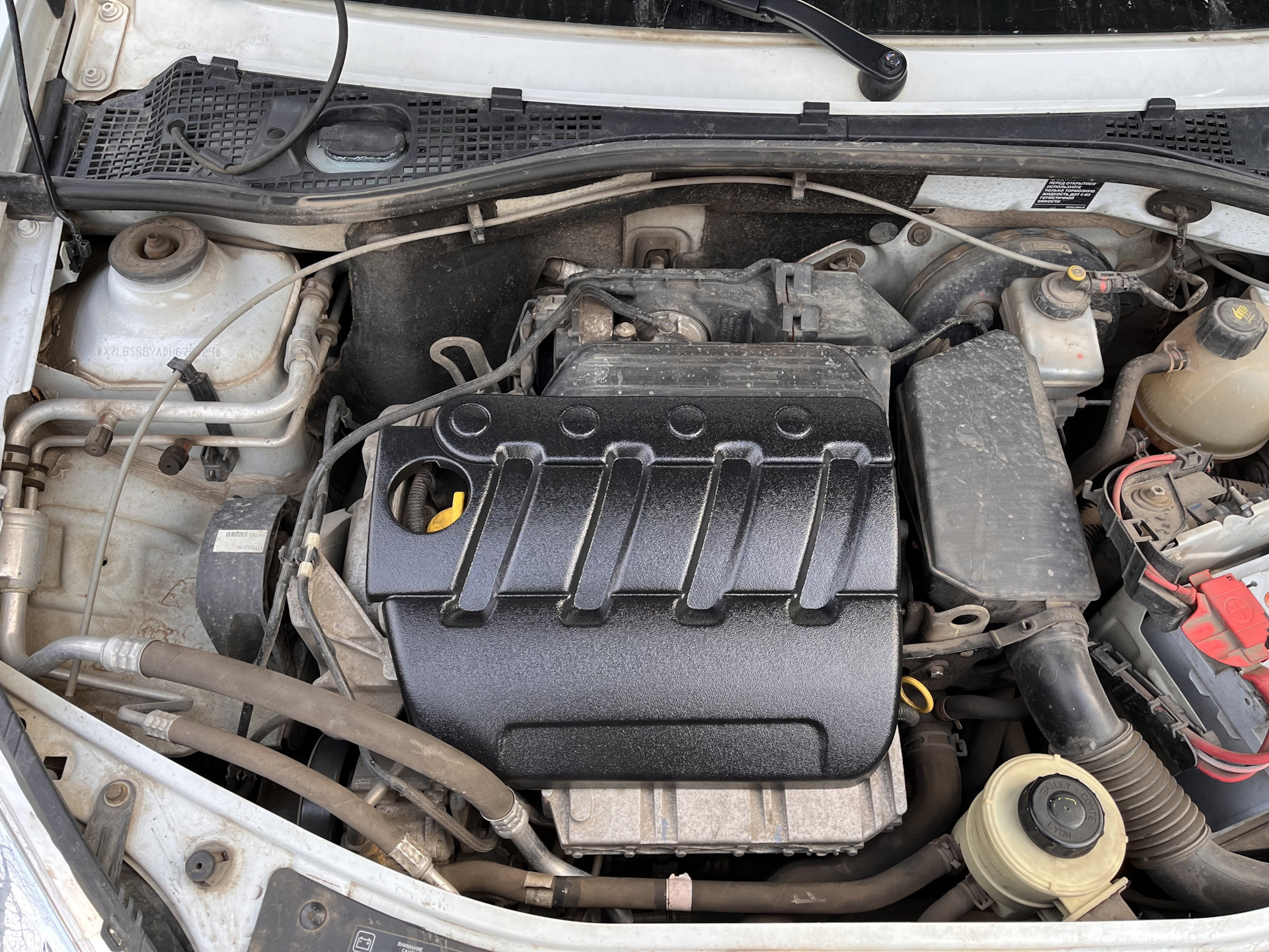 крышка на мотор — Renault Sandero 1G, 1,6 л, 2013 года | аксессуары ...