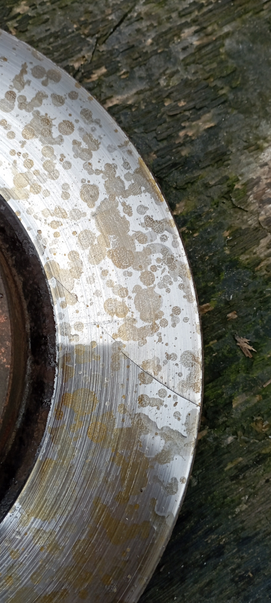 Четко видна трещина — Chevrolet Captiva (1G)