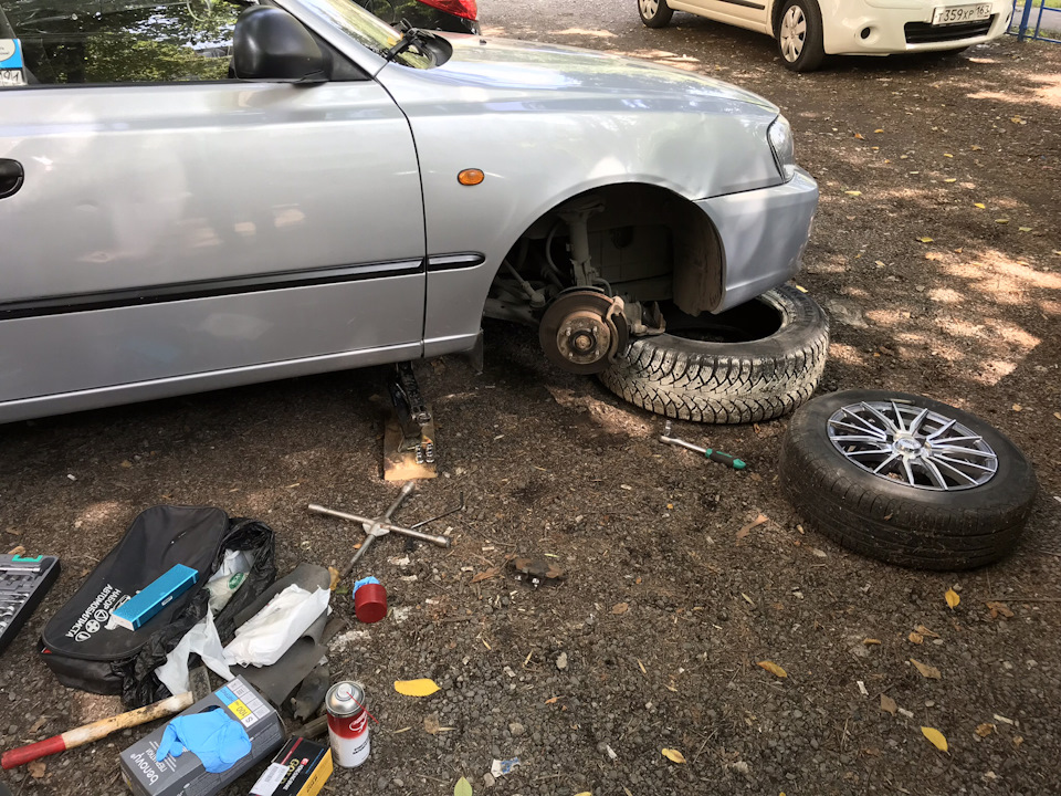 Проточка дисков, обслуживание суппортов и замена колодок на Hyundai ...