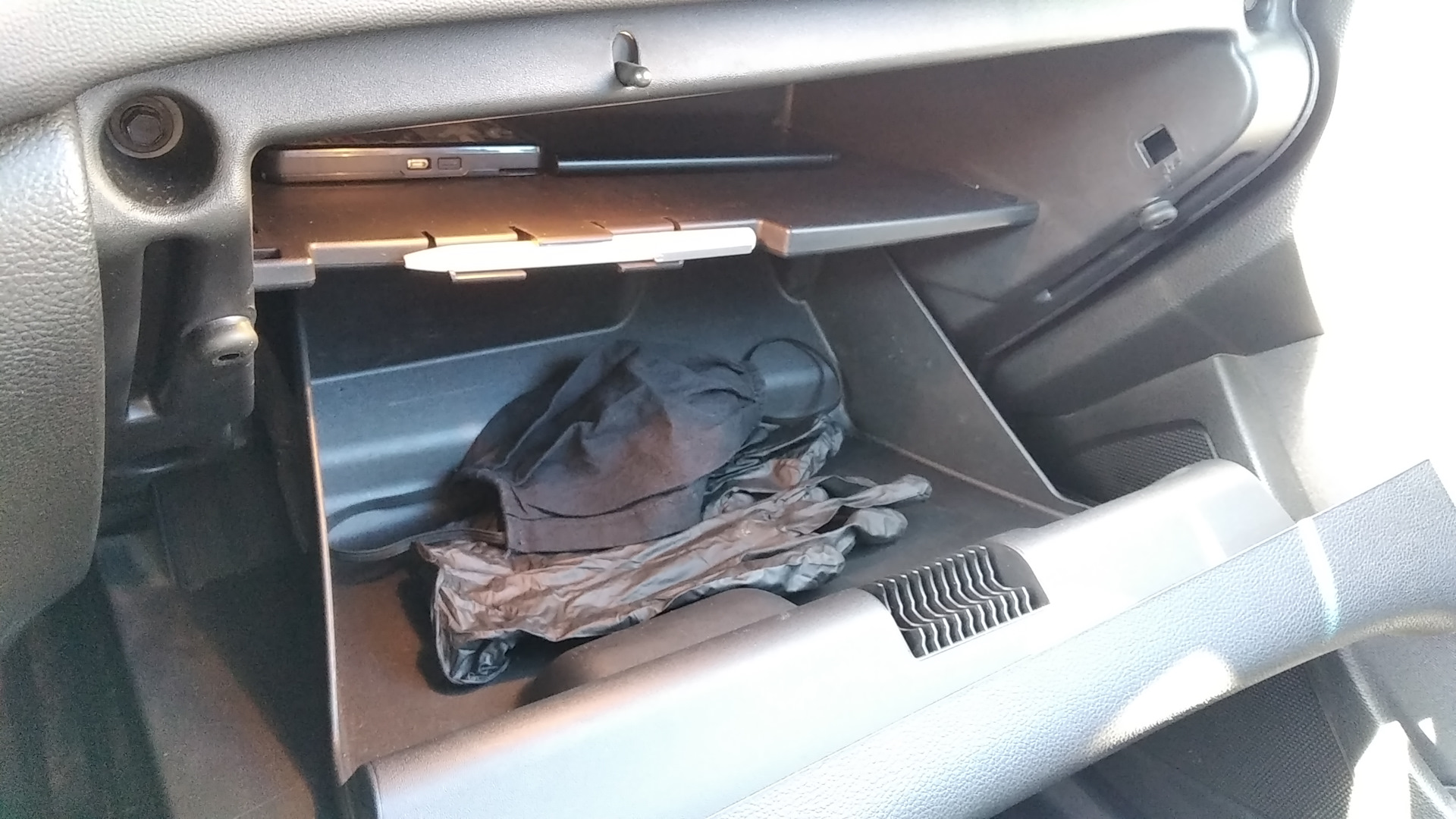 Полка в перчаточный ящик — Opel Astra J, 1,6 л, 2014 года | аксессуары ...