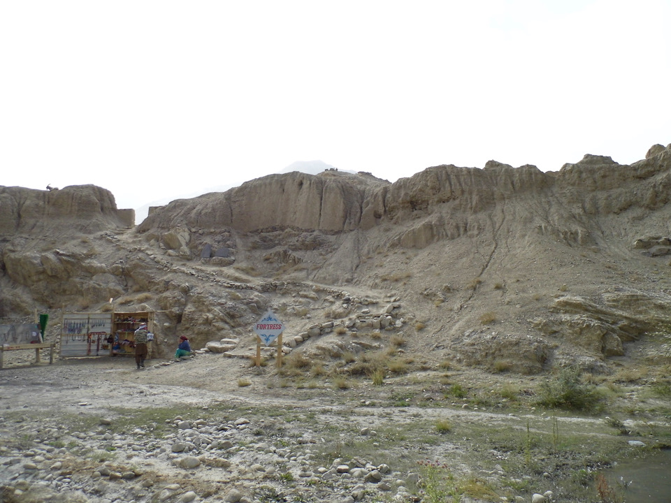 пик ленина кыргызстан. памир и тянь шань. тур три вершины памир. медвежий ледник таджикистан. высота горы памир в таджикистане.