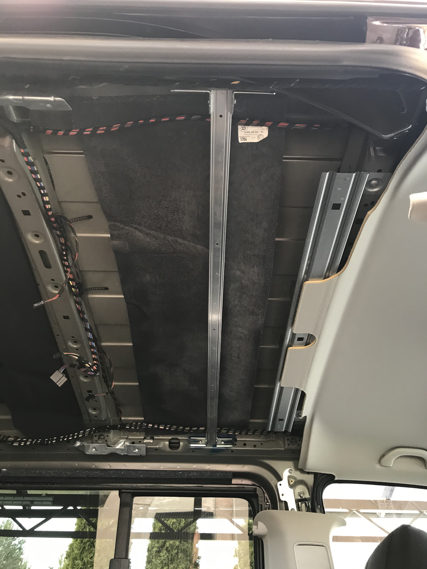 Как снять потолок фольксваген туран Установка потолочного монитора VW T6 - Volkswagen Multivan (T6), 2 л, 2016 года 