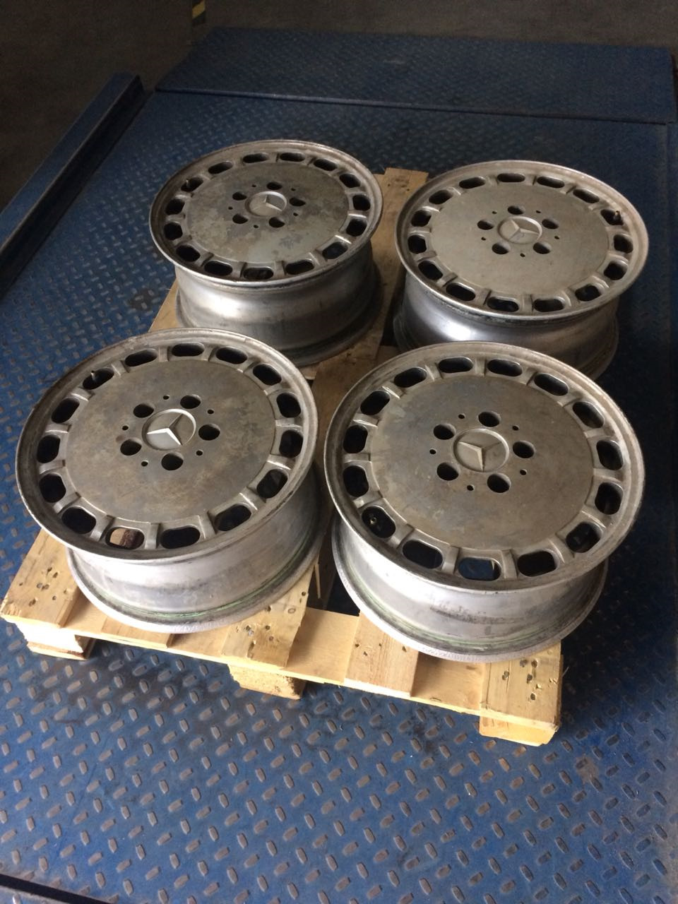 Фото в бортжурнале Mercedes-Benz S-Class (W126)