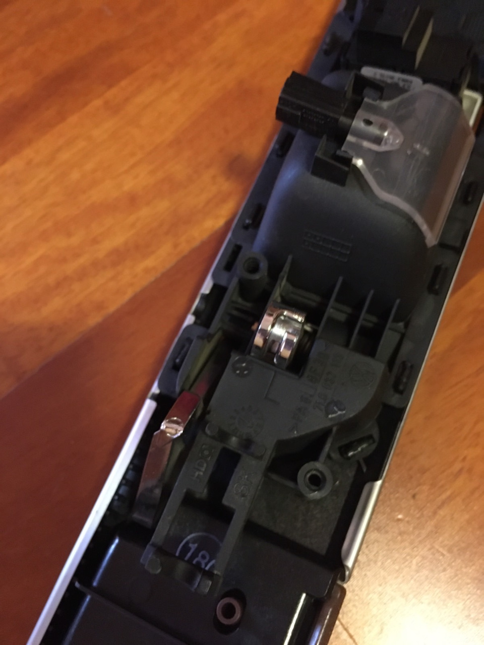 Плохо открывается водительская дверь из салона. — Volkswagen Touareg ...