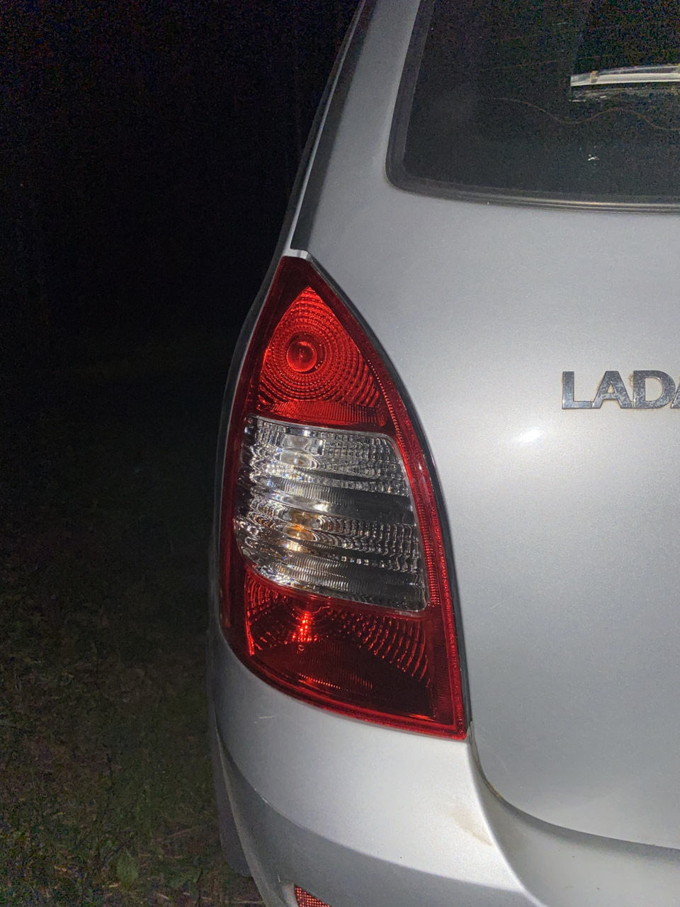 Замена заднего фонаря — Lada Калина универсал, 1,6 л, 2012 года ...