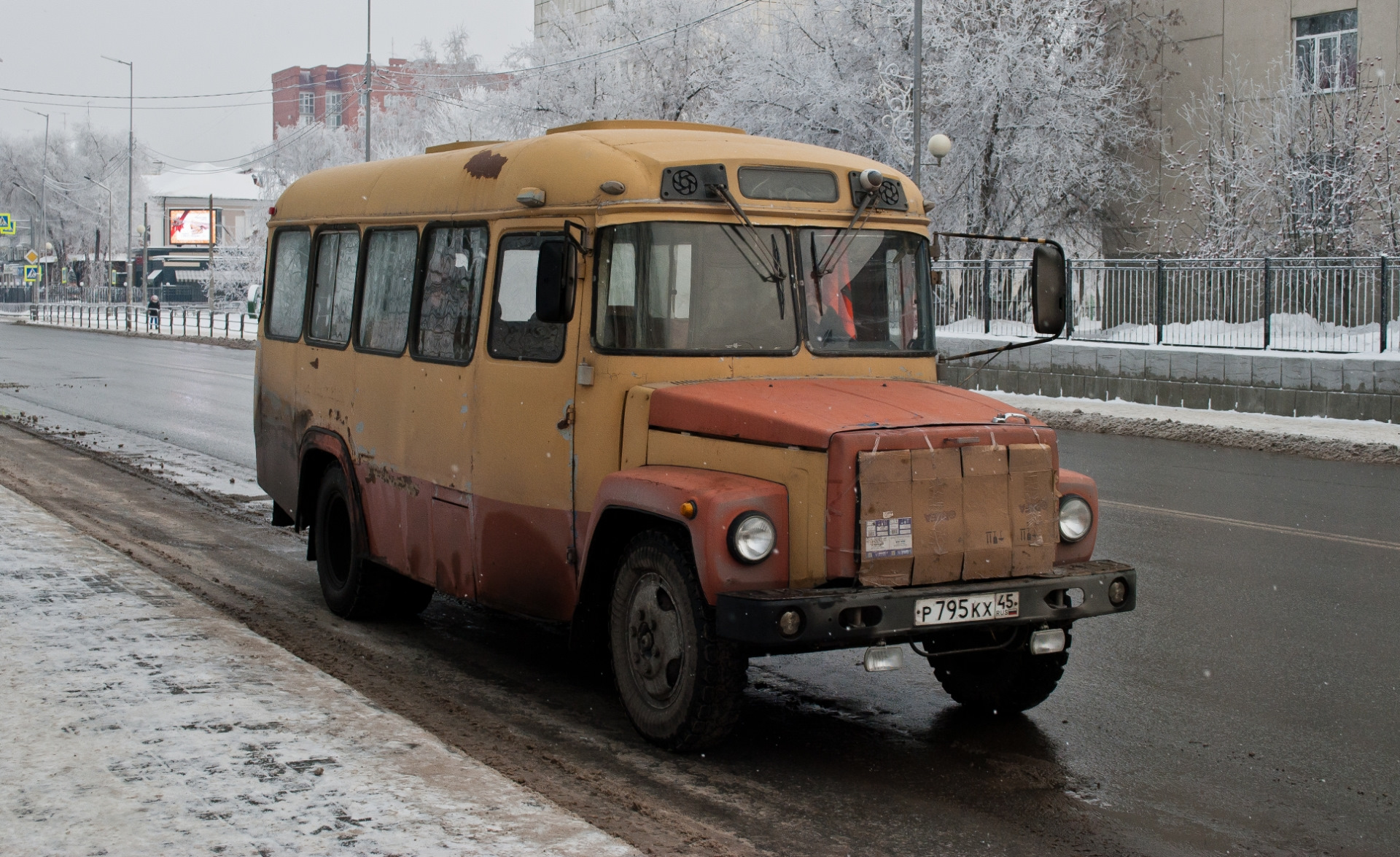 Курган железный. КАВЗ Курган. Завод КАВЗ Курган.