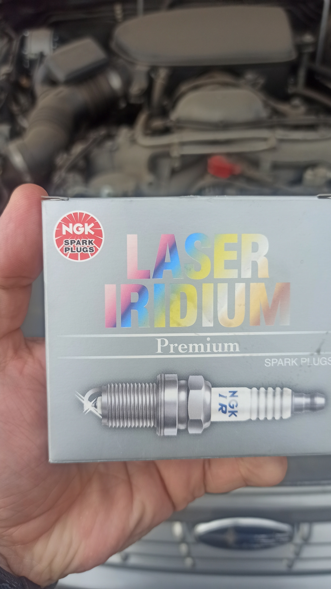 Свечи на субару аутбек. Свечи зажигания субару форестер 2. Свечи на субару аутбек. Оригинальные свечи субару. Субару аутбек свечи.