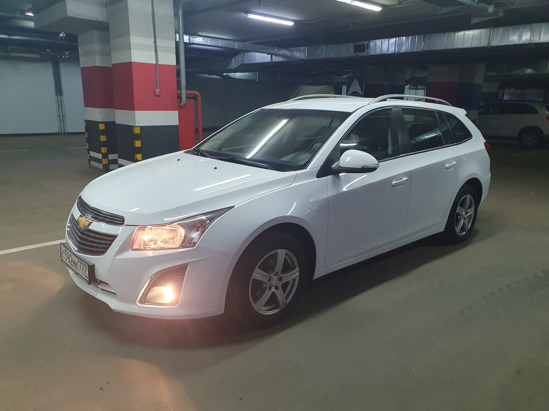 Chevrolet Cruze серебристая стрела 1 8lt