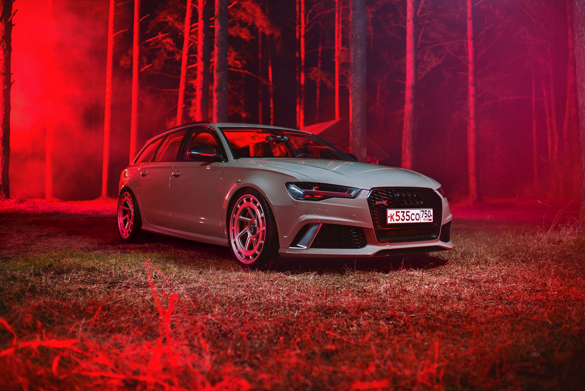 Audi rs6 зима красная