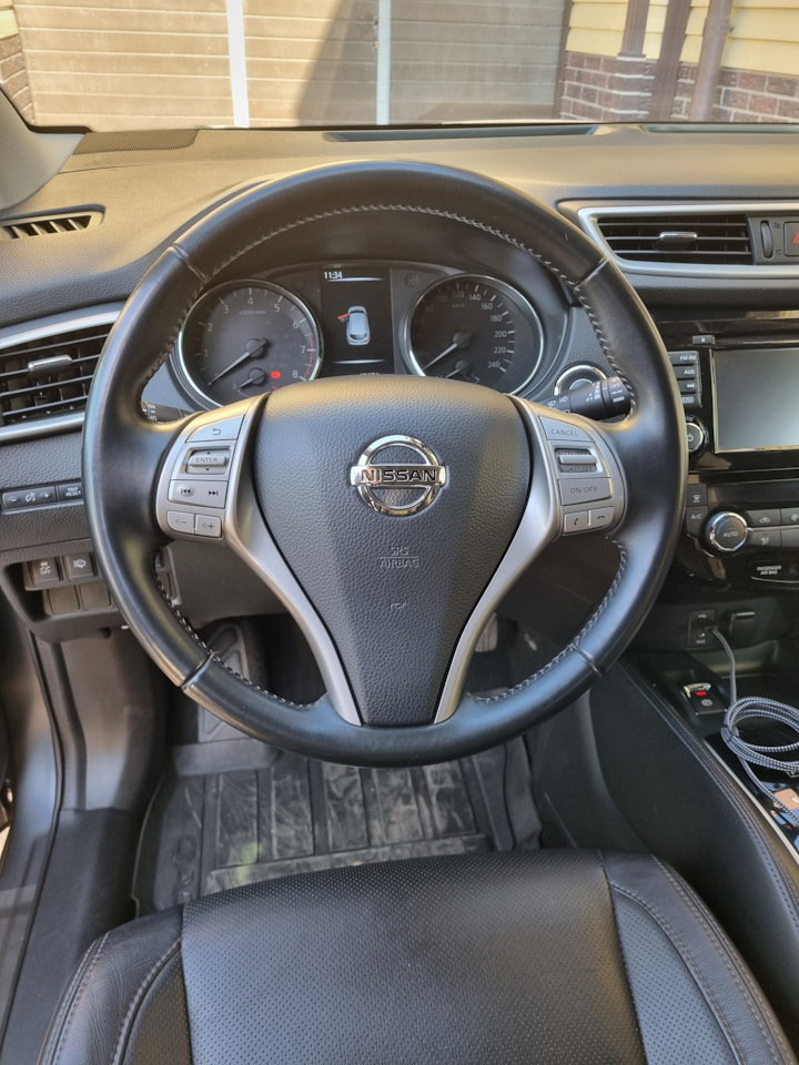 Руль кожа на Nissan на Nissan Leaf (1G), Nissan Qashqai (2G), Nissan ...