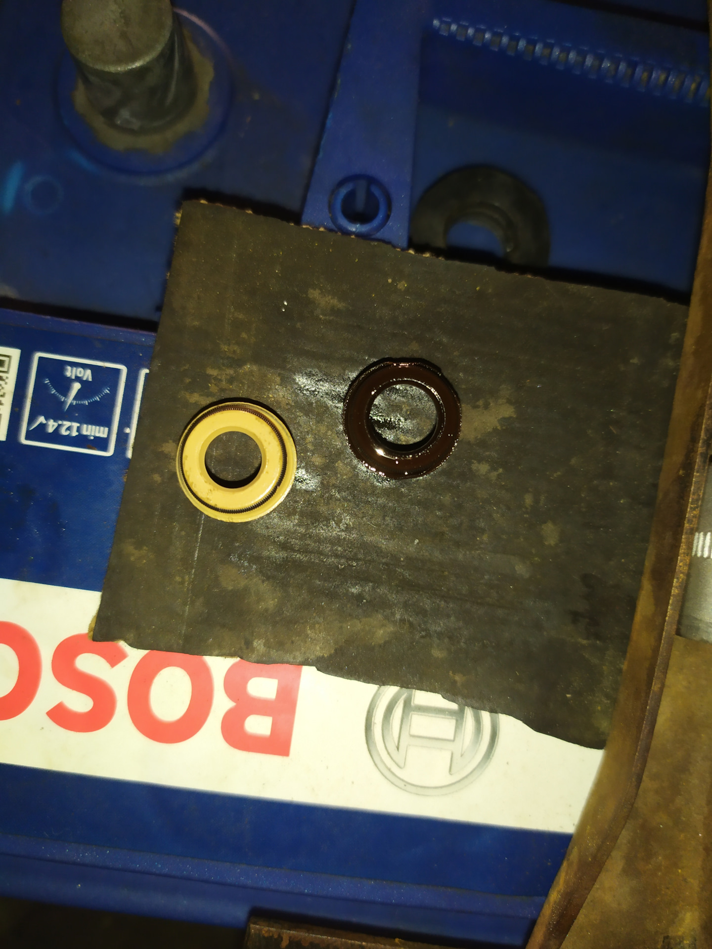 Замена маслосъемных колпачков — Chevrolet Niva, 1,7 л, 2008 года ...