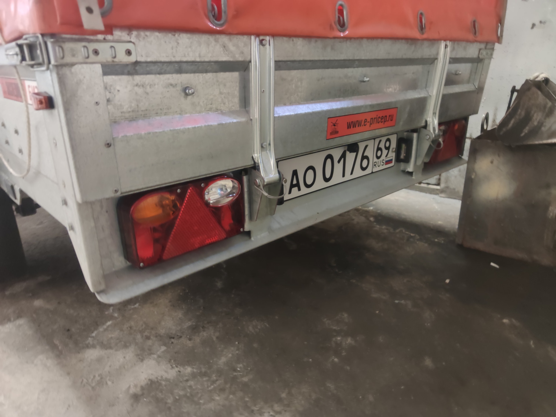 Прицеп Экспедиция 111725. Отбойник прицепа. Отбойник на прицеп ВАЗ. Задний отбойник прицепа