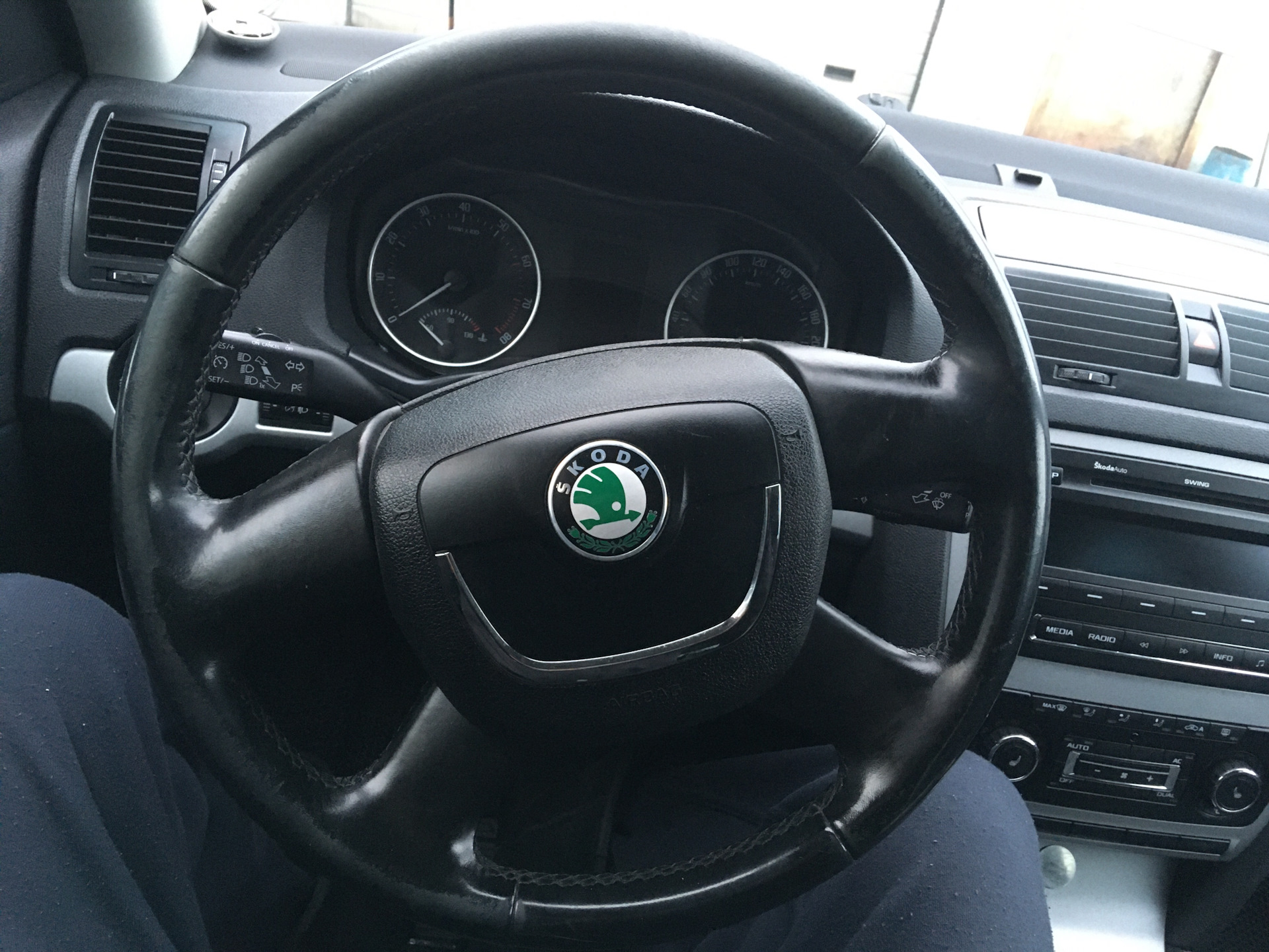 Замена накладки airbag на руле - Skoda Superb Mk2, 1,8 л, 2009 года аксессуары D