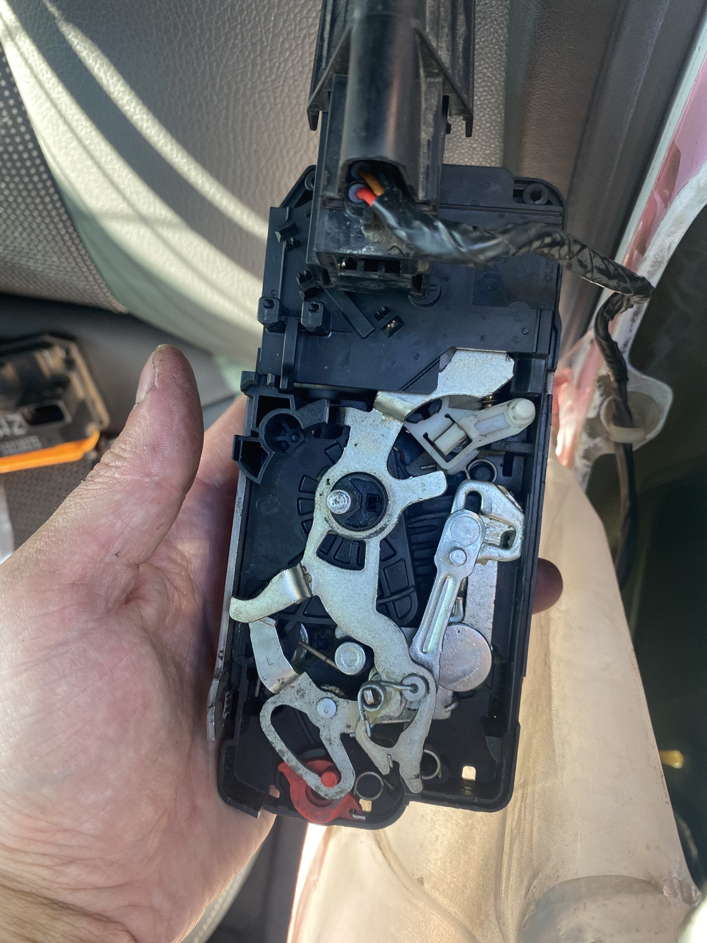 Замок задней двери — Opel Astra H, 1,8 л, 2007 года | своими руками ...